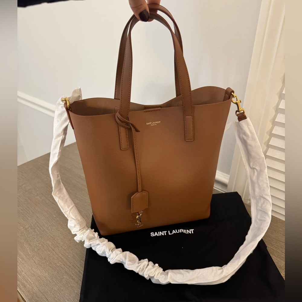 SHOPPING SAINT LAURENT TOY IN LEATHER!